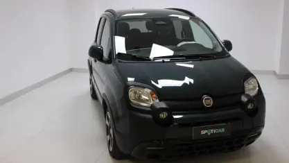 Usata Fiat Panda Cross Cross 69 CV (50 kW) 2025 Verde foresta Utilitaria