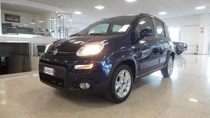 Usata Fiat Panda Trekking 85 CV (62 kW) 2013 Blu Utilitaria