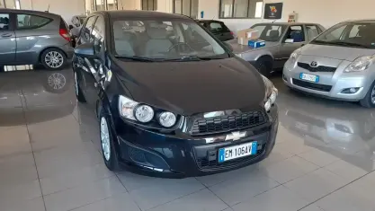 Usata Chevrolet Aveo LS 69 CV (50 kW) 2012 Nero Berlina