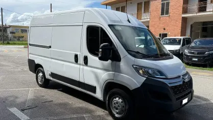 Usata Citroën Jumper 140 CV (102 kW) 2023 Bianco pastello Monovolume