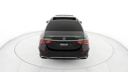 Usata Mercedes 300 AMG Line Premium Plus 313 CV (230 kW) 2025 Nero Berlina