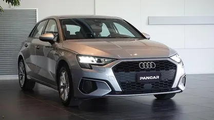 Usata Audi A3 110 CV (80 kW) 2023 Grigio Berlina