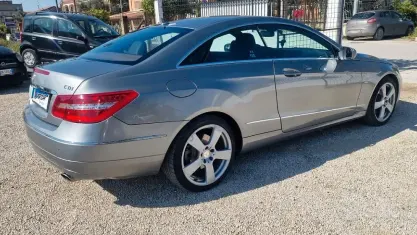 Usata Mercedes E350 231 CV (169 kW) 2009 Grigio Coupé