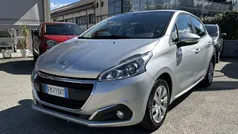 Grigio Usata 2018 Peugeot 208 Active Due volumi | 8900 € (Buon prezzo)