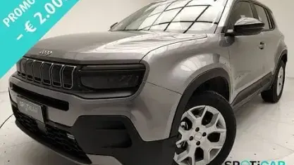 Käytetty Jeep Avenger Altitude 101 HP (74 kW) 2024 Harmaa Katumaasturi