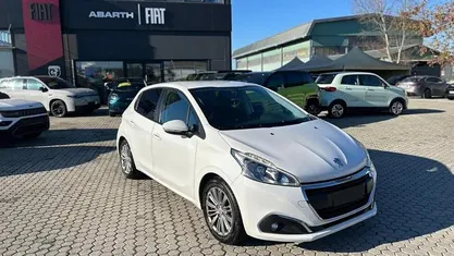 Usata 2018 Peugeot 208 Allure Due volumi | 10.800 € (Buon prezzo)