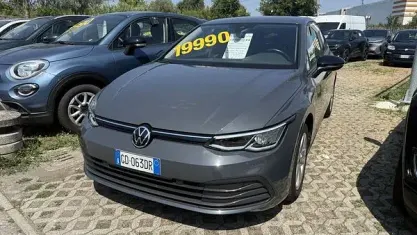 Usata VW Golf VIII Life 110 CV (80 kW) 2020 Grigio Utilitaria