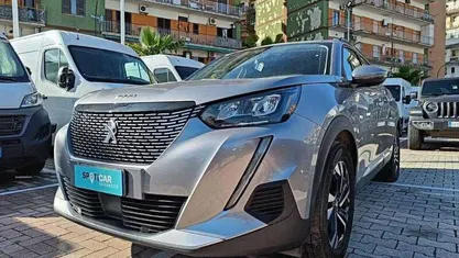 Grigio artense Usata 2021 Peugeot 2008 Allure SUV | 15.850 € (Buon prezzo)