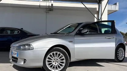 Usata Alfa Romeo 147 Exclusive 120 CV (88 kW) 2008 Argento Utilitaria