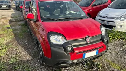 Usata Fiat Panda Cross Cross 70 CV (51 kW) 2025 Rosso Utilitaria
