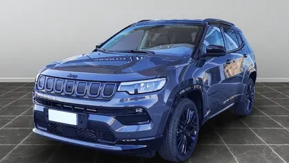 Grigio Usata 2024 Jeep Compass SUV | 29.500 € (Buon prezzo)