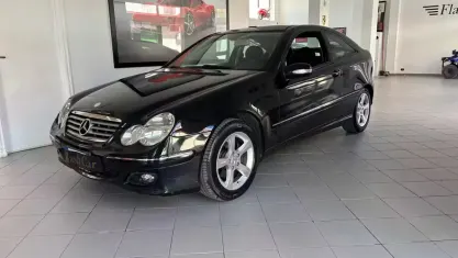 Usata Mercedes C220 AMG 150 CV (110 kW) 2006 Nero Coupé