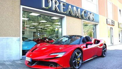 Nuova Ferrari SF90 779 CV (572 kW) 2026 Rosso Cabrio