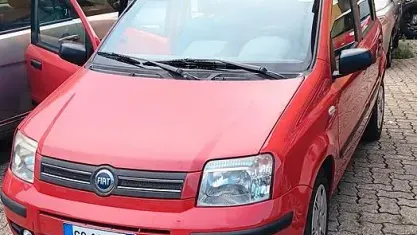 Usata Fiat Panda Emotion 60 CV (44 kW) 2005 Rosso Utilitaria