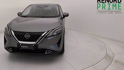 Käytetty Nissan Qashqai N-Connecta 190 HP (139 kW) 2023 Harmaa Katumaasturi