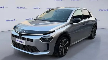 Usata Lancia Ypsilon 110 CV (80 kW) 2025 Argento Utilitaria