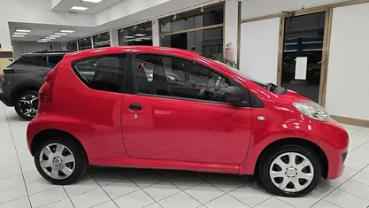 Rosso Usata 2010 Peugeot 107 Due volumi | 5500 € (Buon prezzo)