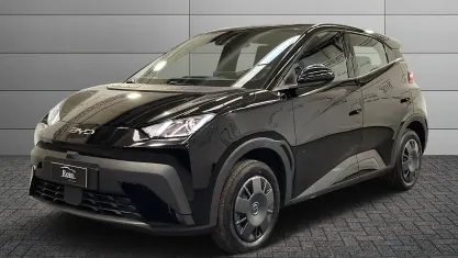 Nuova BYD Dolphin Surf Active 64 kW (88 CV) 2026 Polar night black Utilitaria