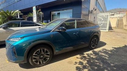 Usata Peugeot e-3008 GT 2025 Blu SUV