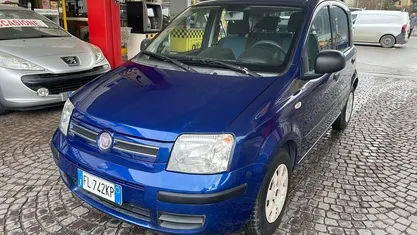 Blu Usata 2010 Fiat Panda Tre volumi | 4399 € (Buon prezzo)