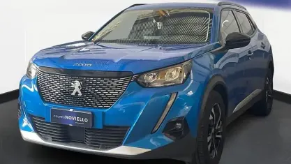 Usata Peugeot 2008 Allure 110 CV (80 kW) 2022 Grigio scuro SUV