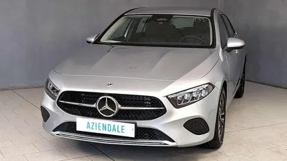 Argento Usata 2024 Mercedes A180 Advanced Tre volumi | 26.890 € (Ottimo prezzo)
