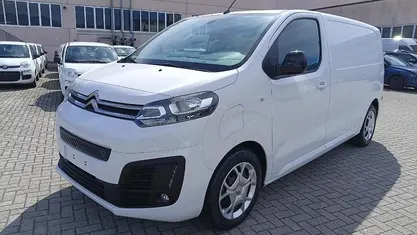 Bianco Nuova 2025 Citroën e-Jumpy Monovolume | 38.990 €
