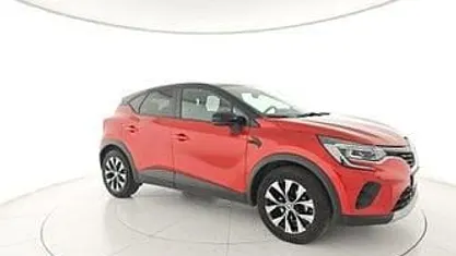 Begagnad Renault Captur Evolution 101 HK (74 kW) 2022 Grå SUV