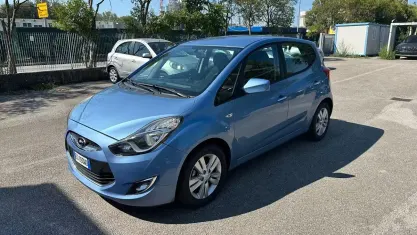 Usata Hyundai ix20 Comfort 90 CV (66 kW) 2011 Blu Utilitaria
