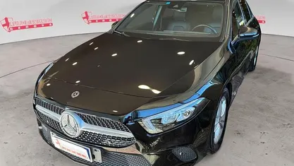 Nero Usata 2021 Mercedes A160 Business Tre volumi | 19.900 € (Molto cara)