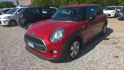 Usata Mini ONE 75 CV (55 kW) 2014 Rosso Utilitaria