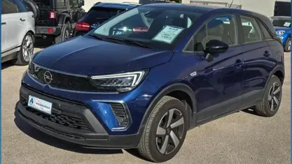 Usata Opel Crossland Edition 110 CV (80 kW) 2023 Bluazzurro SUV