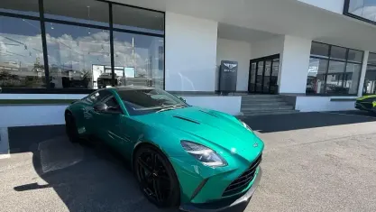 Usata Aston Martin V8 Vantage 665 CV (489 kW) 2024 Verde Coupé