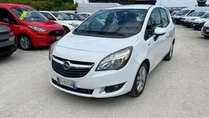 Begagnad Opel Meriva S 120 HK (88 kW) 2016 Vit Minibuss