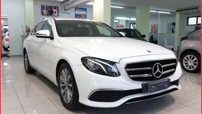 Bianco Usata 2018 Mercedes E200 Tre volumi | 25.900 € (Buon prezzo)