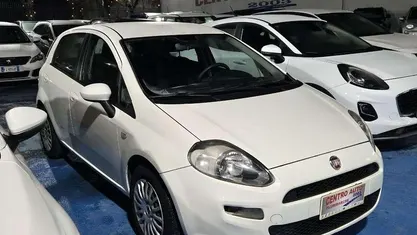 Bianco Usata 2013 Fiat Punto Street Tre volumi | 2499 € (Super prezzo)