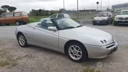 Usata Alfa Romeo Spider 144 CV (105 kW) 1999 Grigio Cabrio