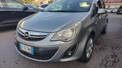 Usata Opel Corsa 86 CV (63 kW) 2013 Grigio Berlina