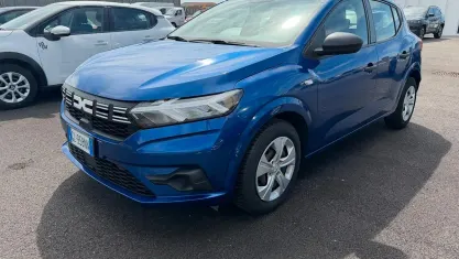 Usata Dacia Sandero Essentiel 65 CV (47 kW) 2023 Blu Berlina