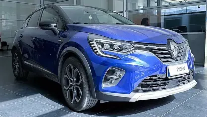 Usata Renault Captur Intens 91 CV (66 kW) 2021 Blu iron tetto nero SUV