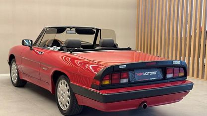 Usata Alfa Romeo Spider Quadrifoglio Verde 125 CV (91 kW) 1987 Rosso Cabrio