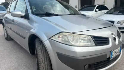 Usata Renault Mégane II 106 CV (77 kW) 2007 Grigio Berlina