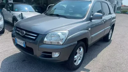 Usata Kia Sportage Active 140 CV (102 kW) 2006 Grigio SUV