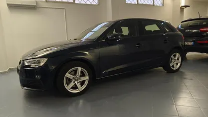 Usata Audi A3 Business 116 CV (85 kW) 2020 Blu Berlina