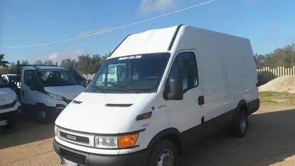 Usata Iveco Daily 110 CV (80 kW) 2002 Bianco Furgone