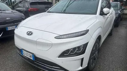 Vari colori Usata 2022 Hyundai Kona SUV | 18.600 € (Buon prezzo)