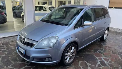 Usata Opel Zafira Cosmo 120 CV (88 kW) 2008 Monovolume
