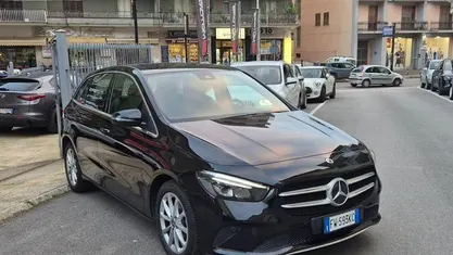 Usata Mercedes B180 117 CV (86 kW) 2019 Bianco Monovolume