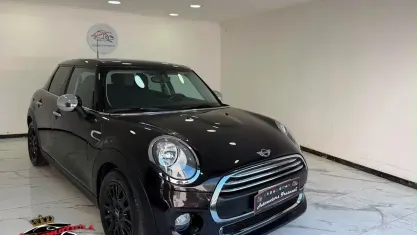Usata Mini ONE 95 CV (69 kW) 2015 Marrone Utilitaria