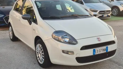 Usata Fiat Punto Street 75 CV (55 kW) 2014 Bianco Utilitaria